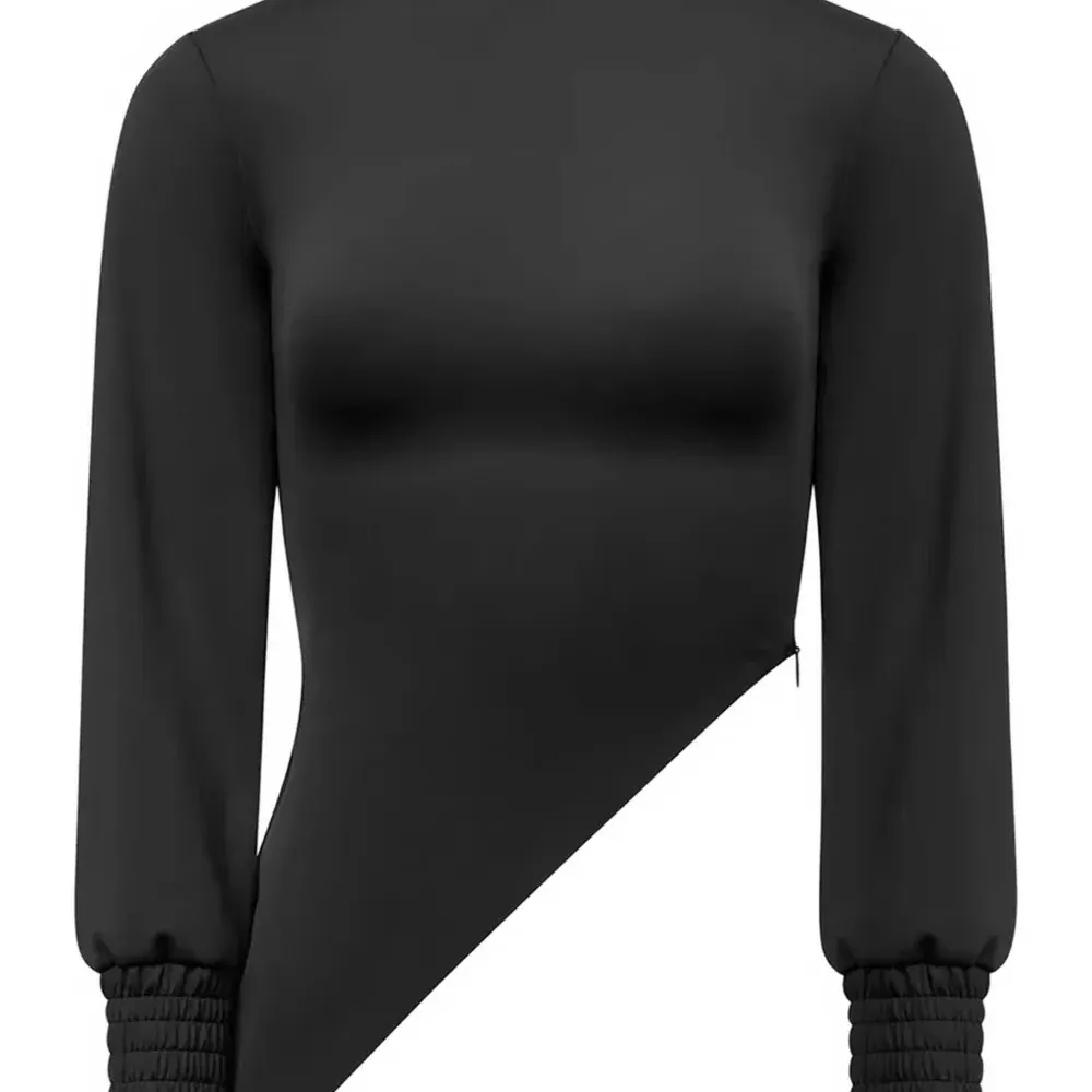 Асимметричный топ с воротником-стойкой Асимметричный топ с воротником-стойкой