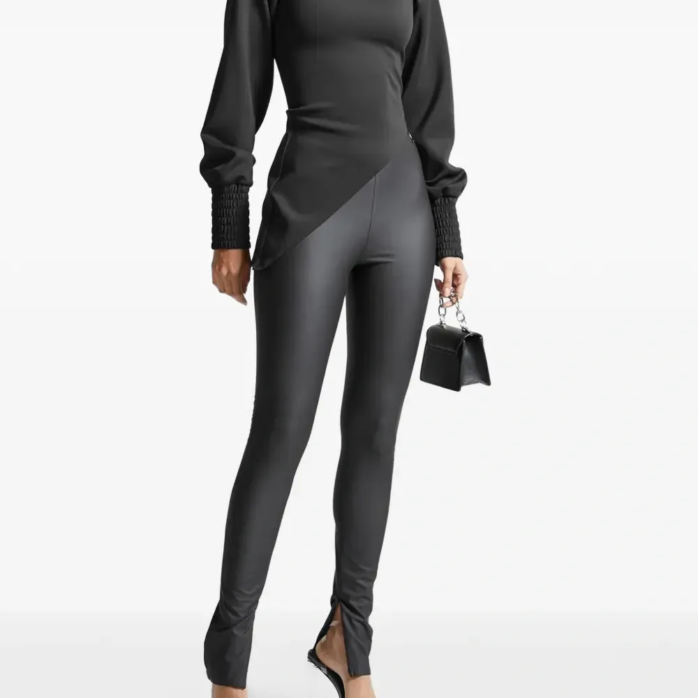 Асимметричный топ с воротником-стойкой Асимметричный топ с воротником-стойкой