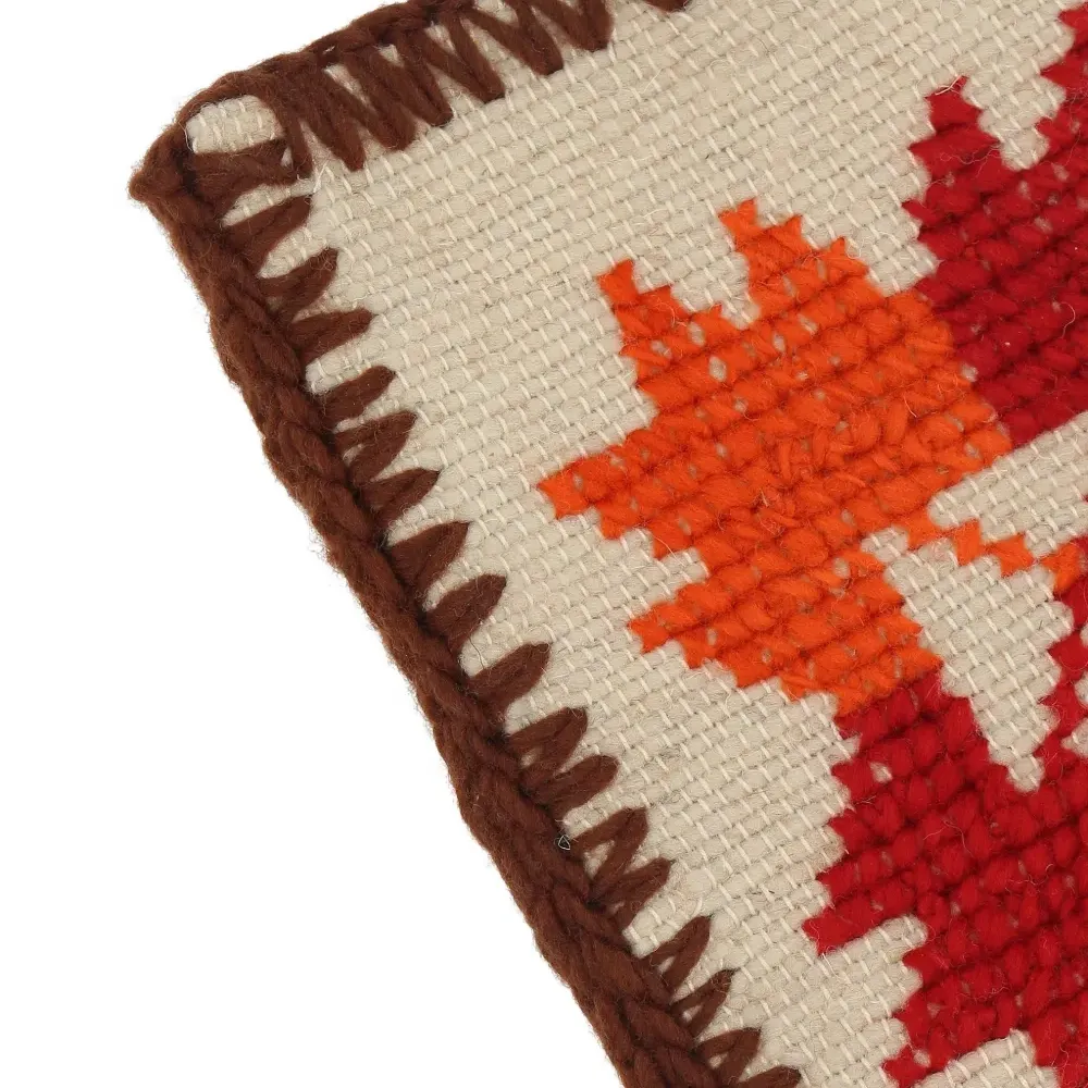 Сумка-мессенджер с вышивкой