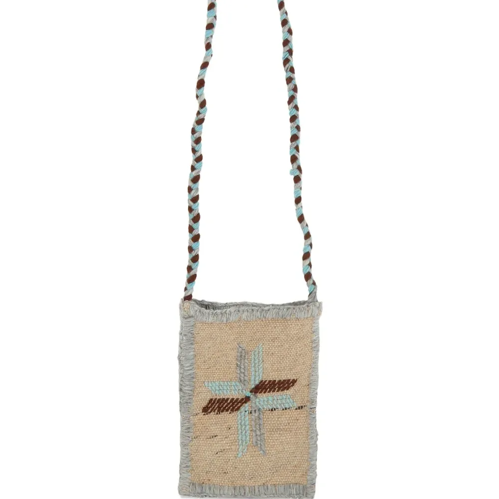 Сумка-мессенджер с вышивкой