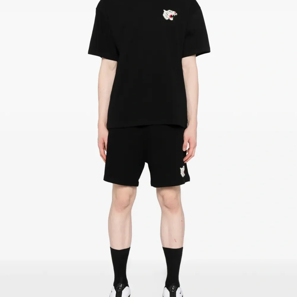 Футболка с вышивкой