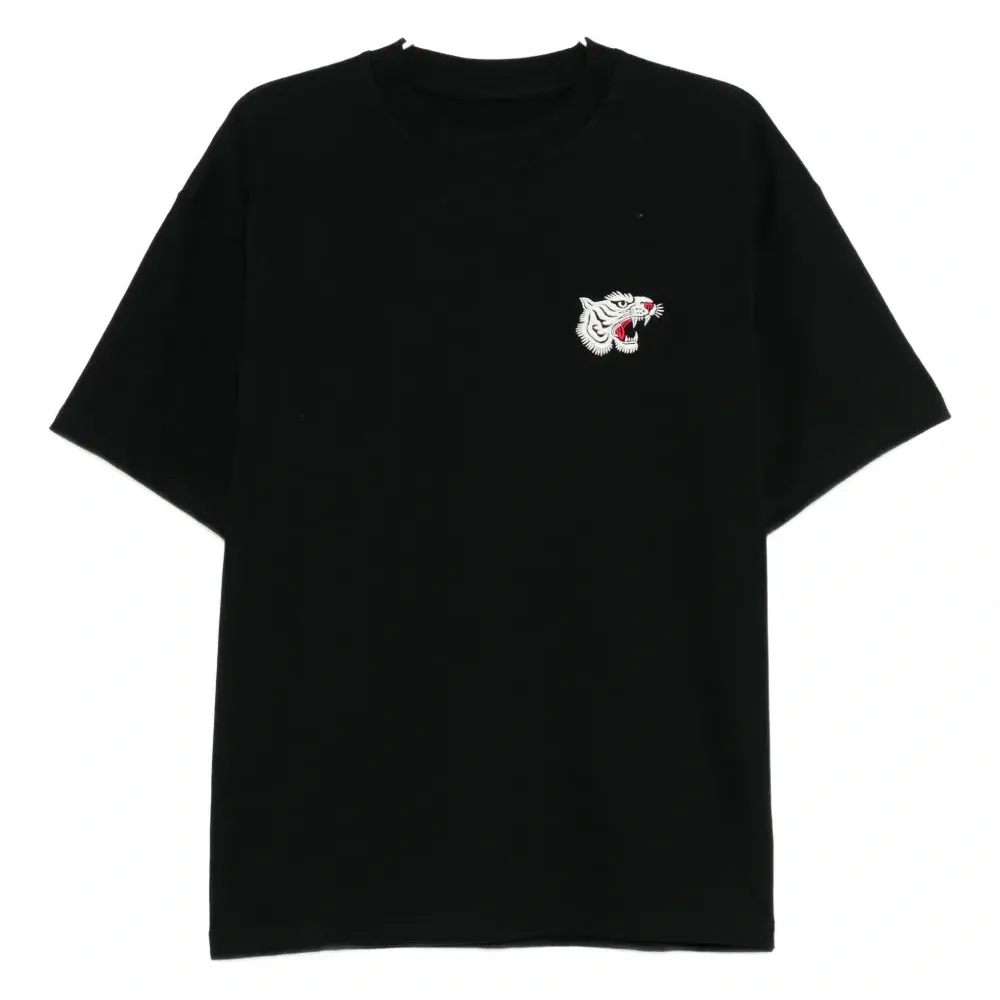 Футболка с вышивкой