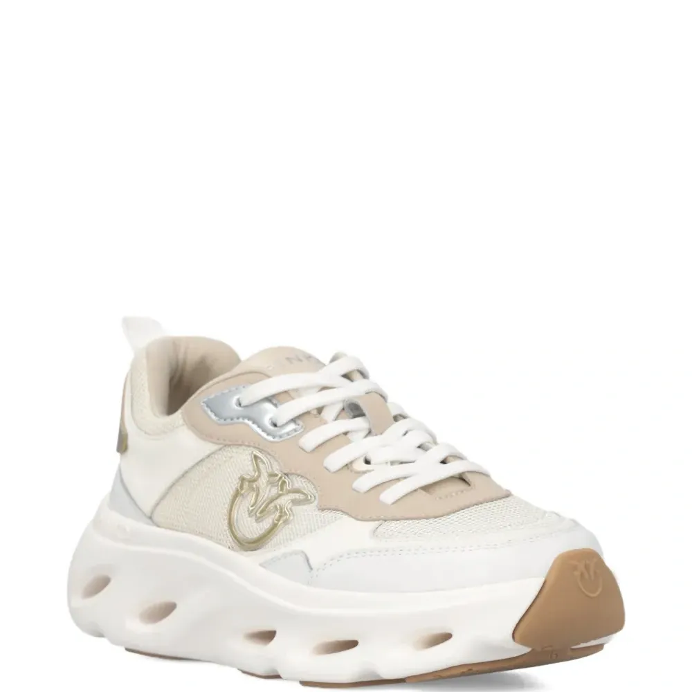 Кроссовки с логотипом