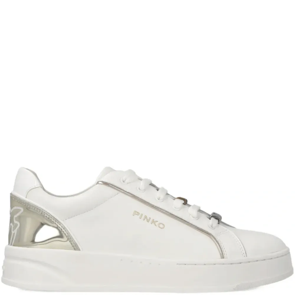 Кроссовки с логотипом