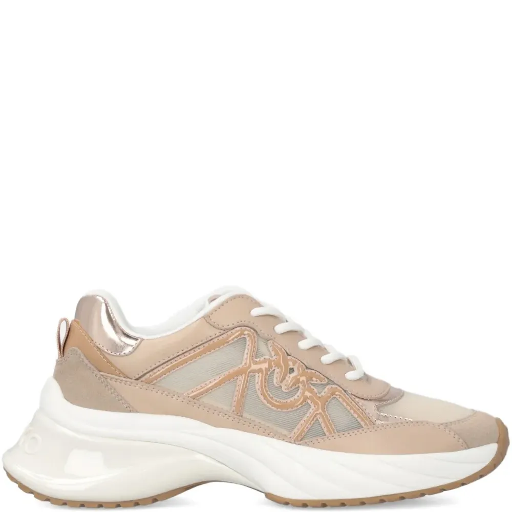 Кроссовки с логотипом