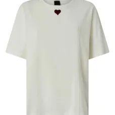 Футболка с нашивкой в форме сердца