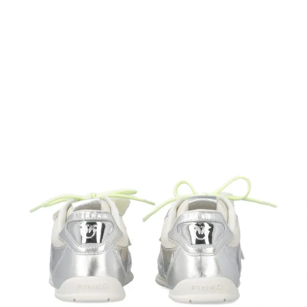 Кроссовки с панелями