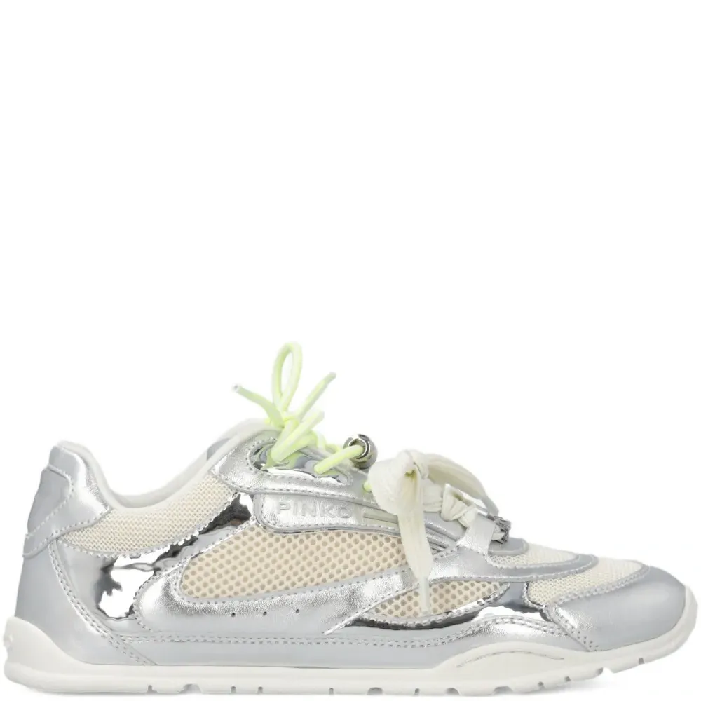 Кроссовки с панелями