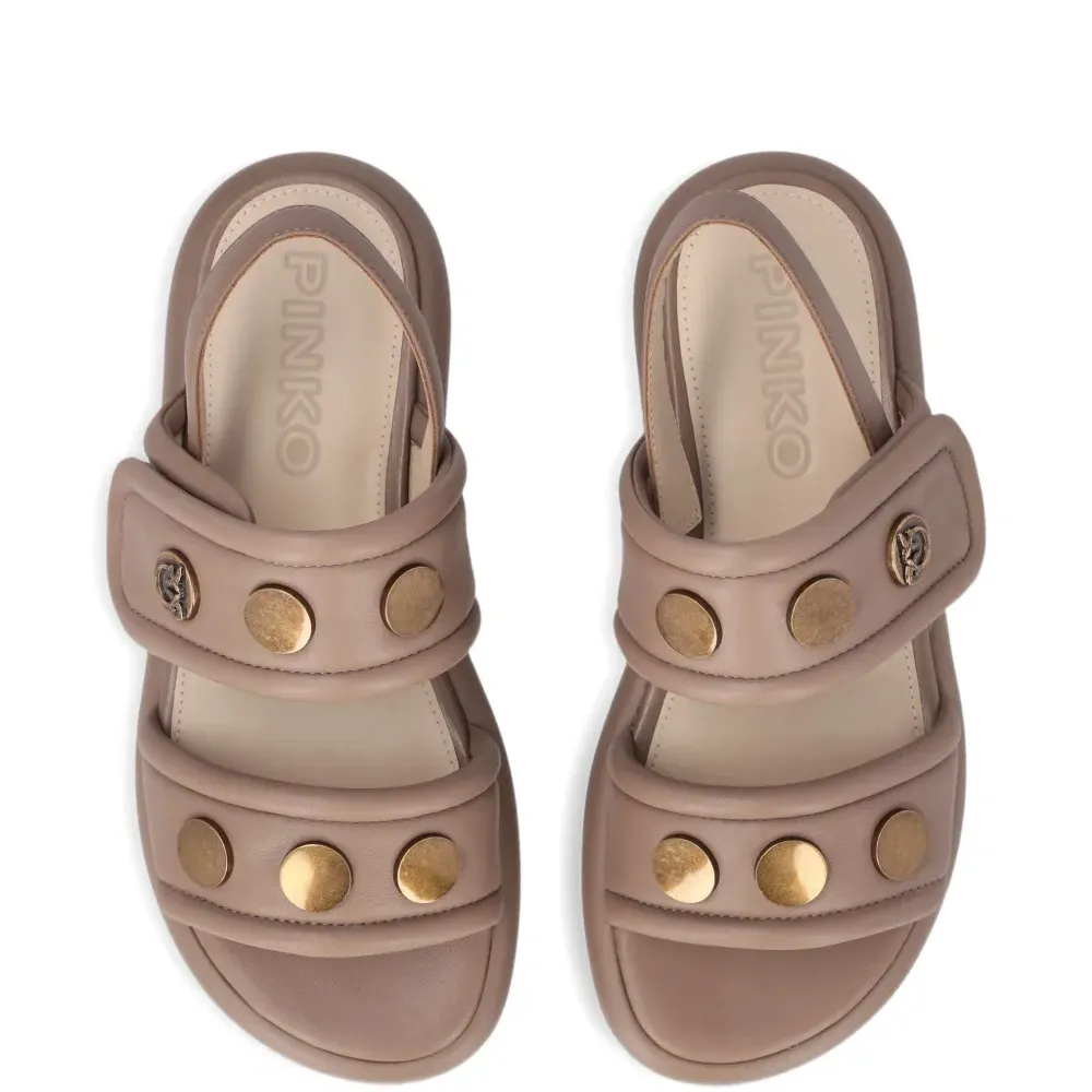 Сандалии с заклепками Сандалии с заклепками