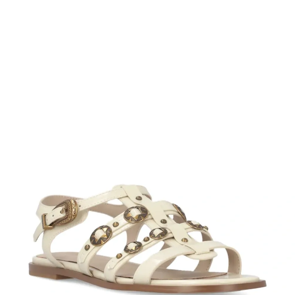 Сандалии с пряжками