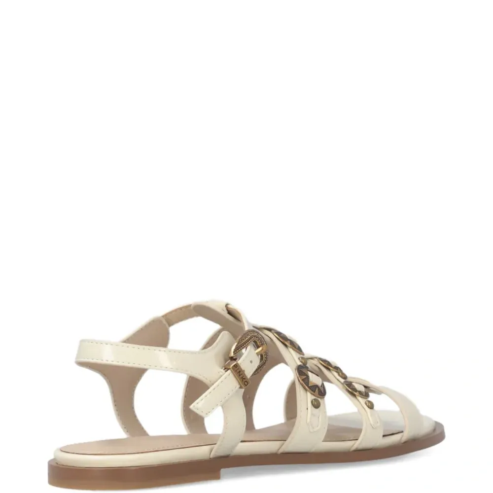 Сандалии с пряжками