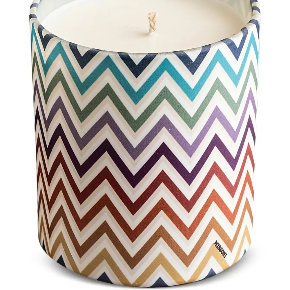 Ароматическая свеча Watamu с узором "елочка" (220 г)