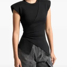 Топ с широкими плечами и драпировкой на талии Топ с широкими плечами и драпировкой на талии