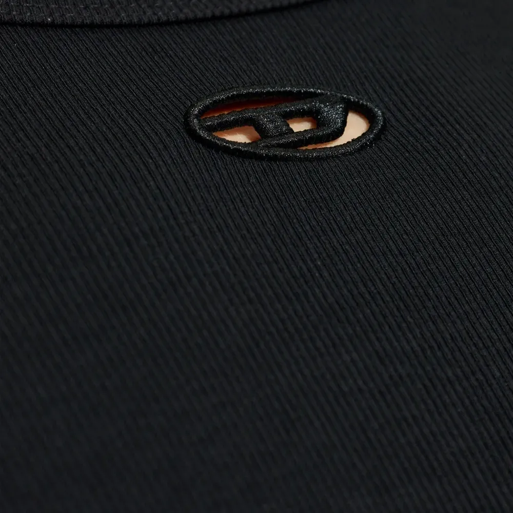 Футболка в рубчик с логотипом