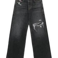 Джинсы с эффектом потертостей