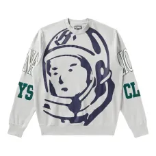 Свитер с большим лицом и круглым вырезом