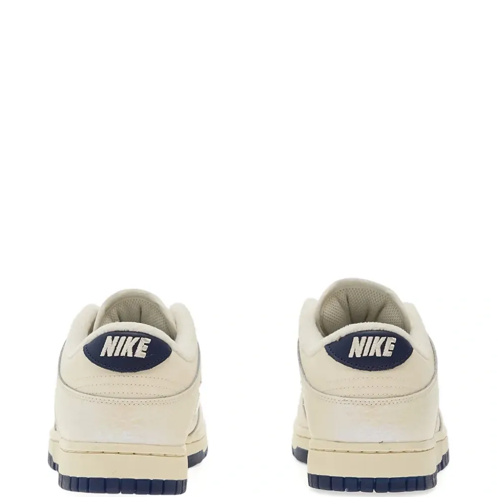 Кроссовки Dunk Low на шнуровке