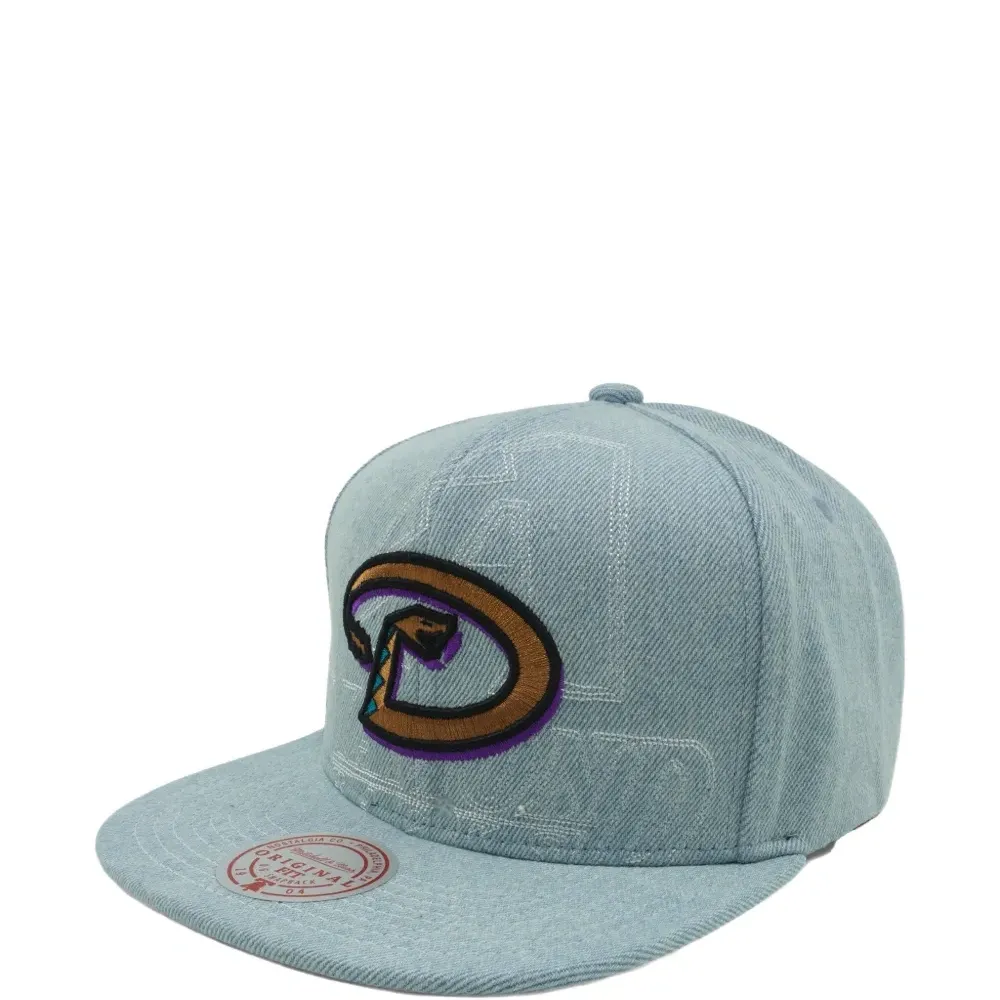 Бейсболка Arizona Diamondbacks с декоративной строчкой