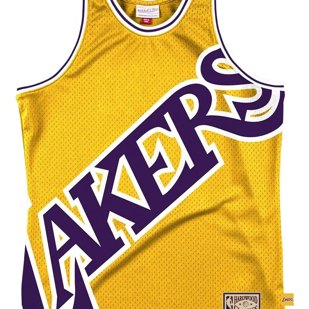Топ Los Angeles Lakers Big Face 2.0 из коллаборации с NBA Топ Los Angeles Lakers Big Face 2.0 из коллаборации с NBA