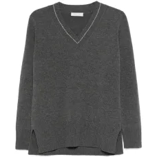 Свитер в рубчик с V-образным вырезом