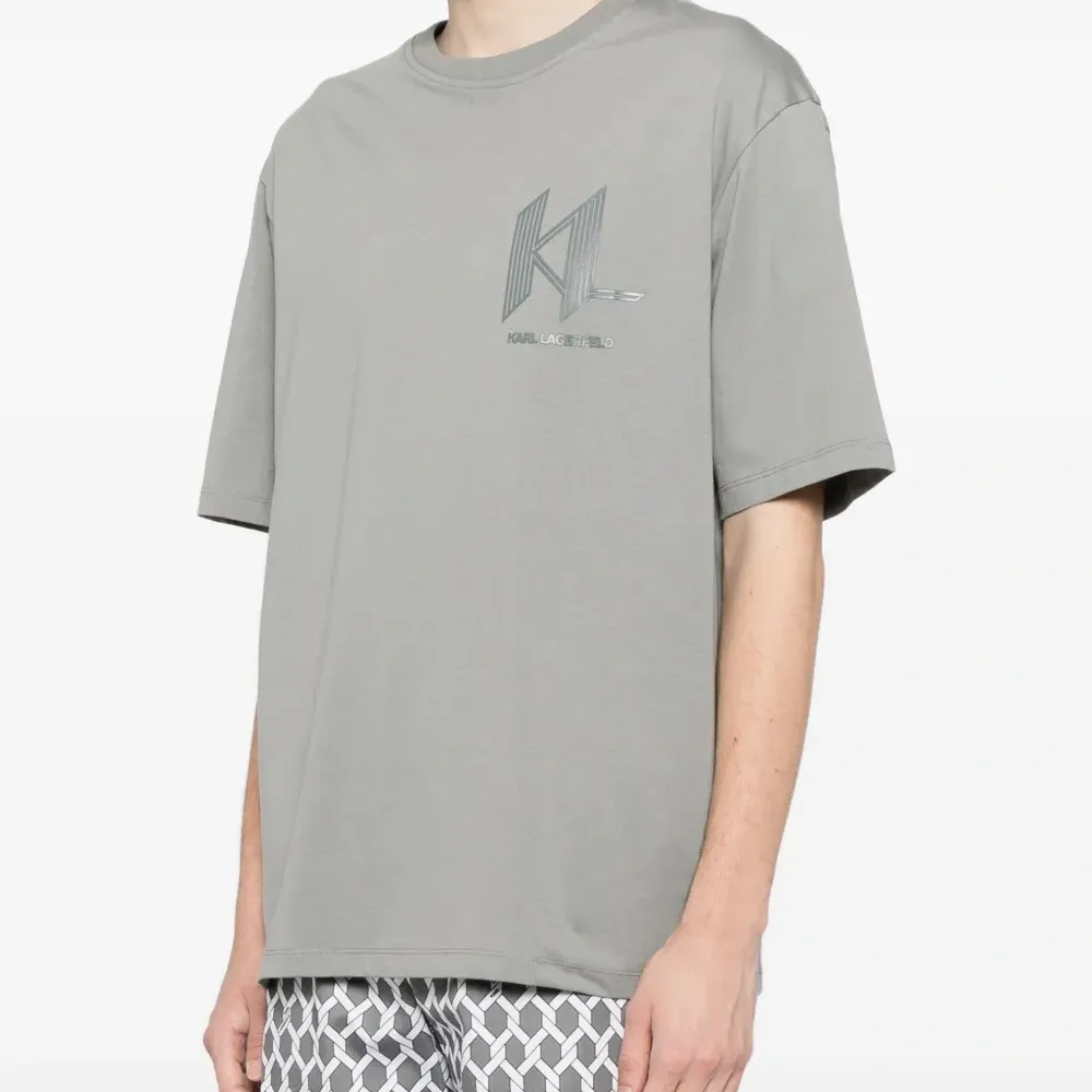 Футболка Artwork K