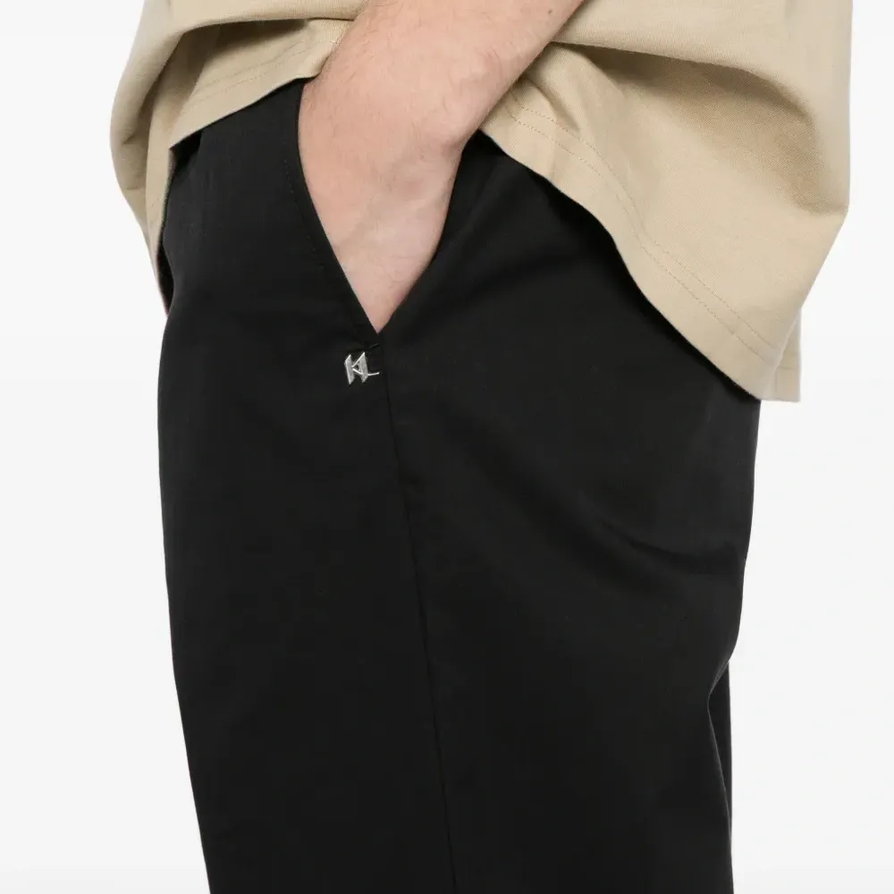 Брюки прямого кроя с нашивкой-логотипом