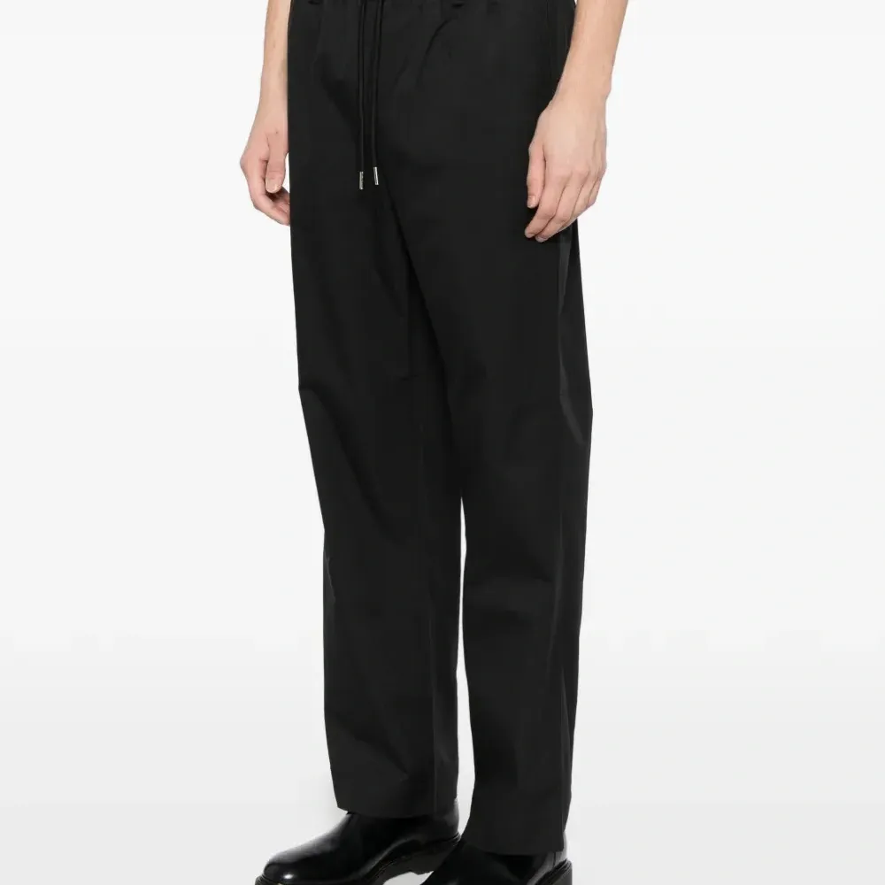 Брюки прямого кроя с нашивкой-логотипом