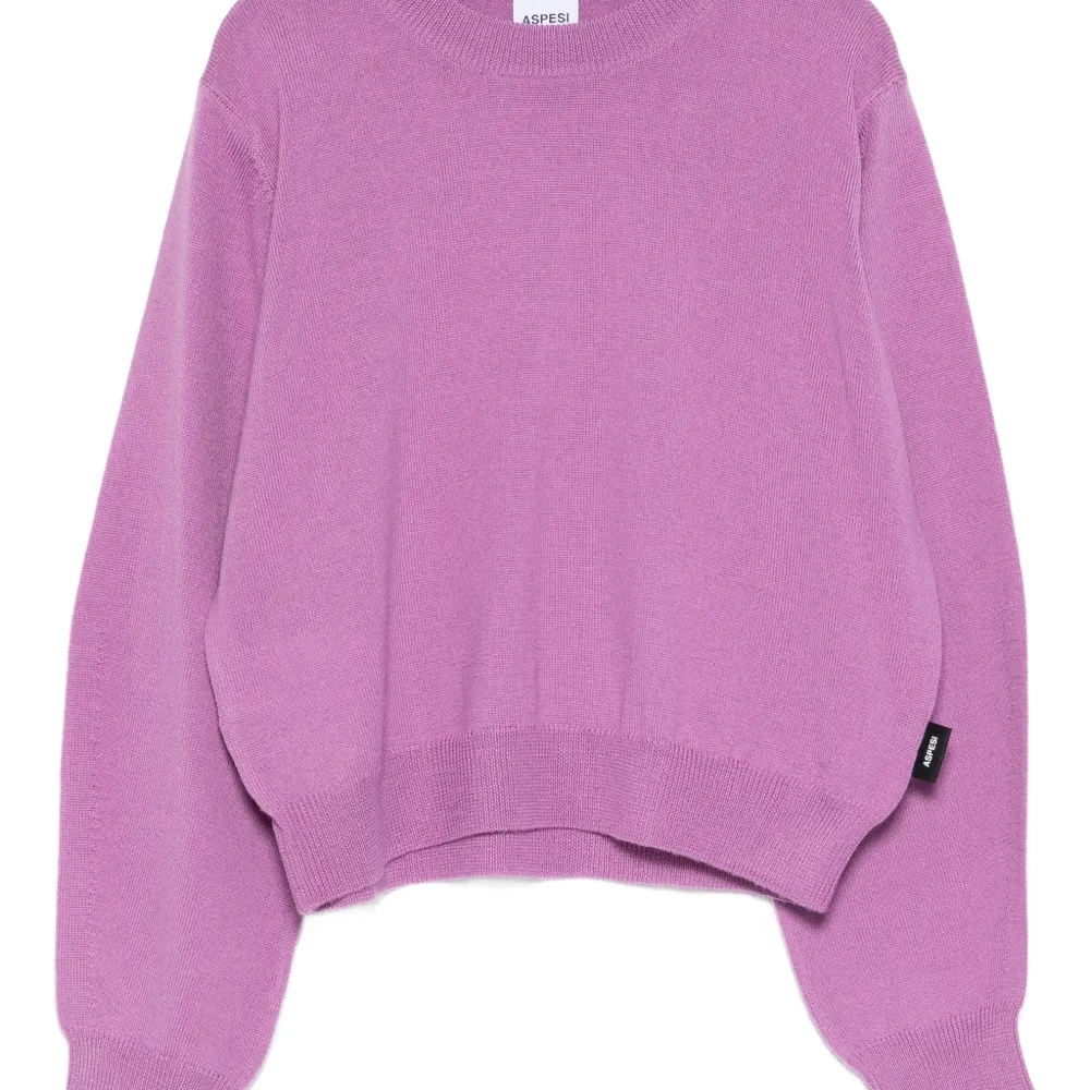 Свитер с круглым вырезом