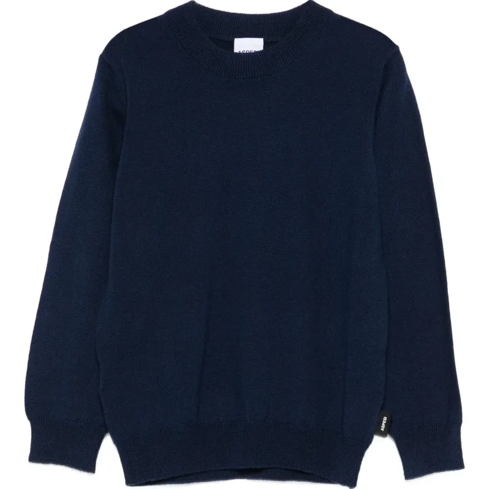 Свитер с круглым вырезом