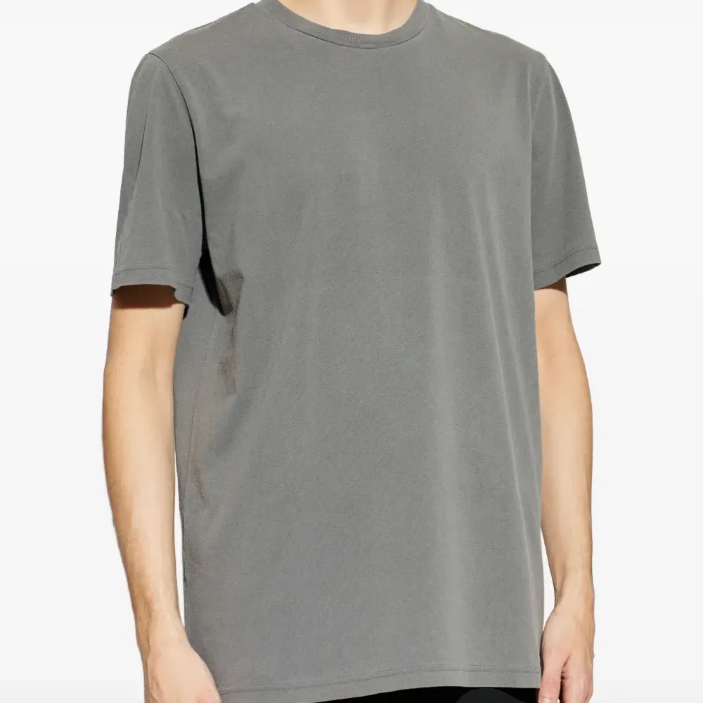 Футболка с круглым вырезом