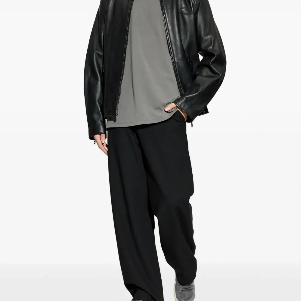 Футболка с круглым вырезом