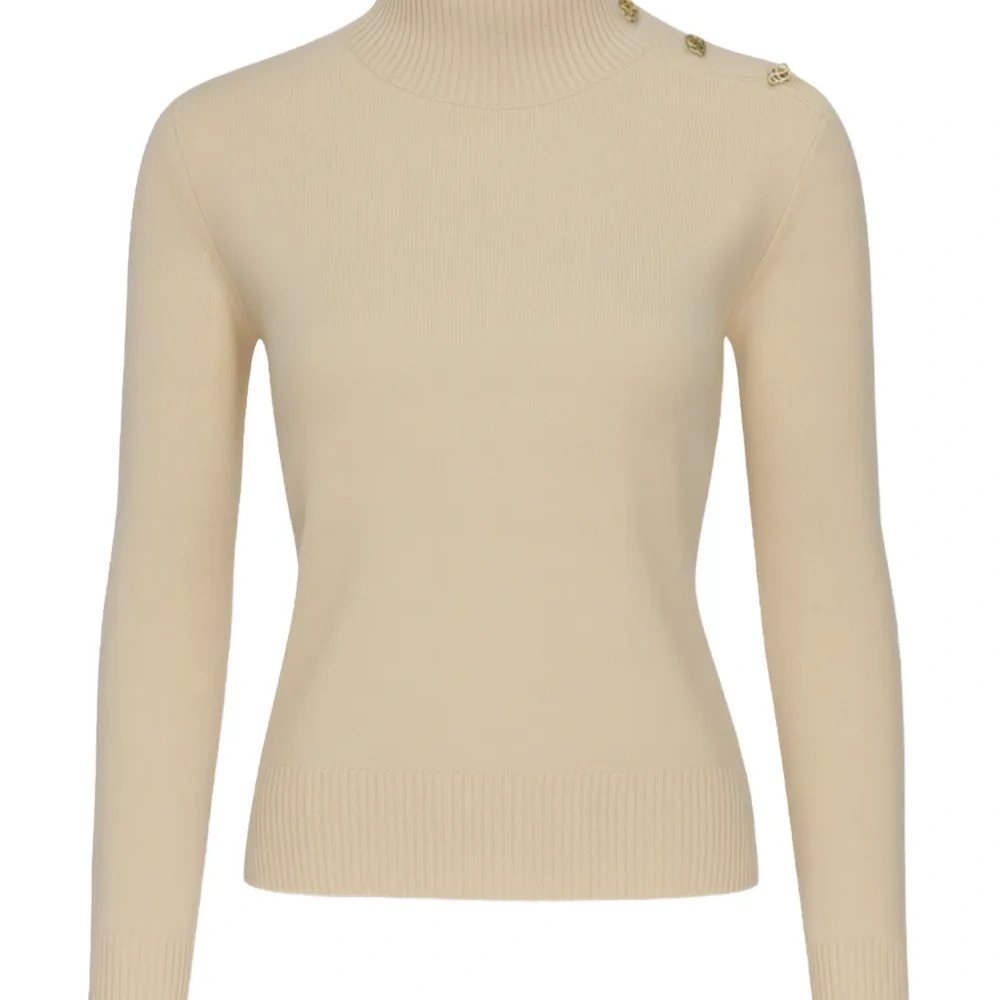 Шерстяной свитер цвета ванили