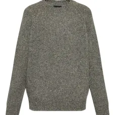 Свитер с круглым вырезом