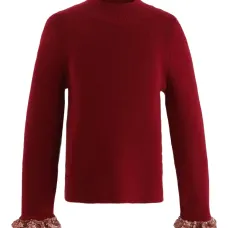 Свитер с оборками