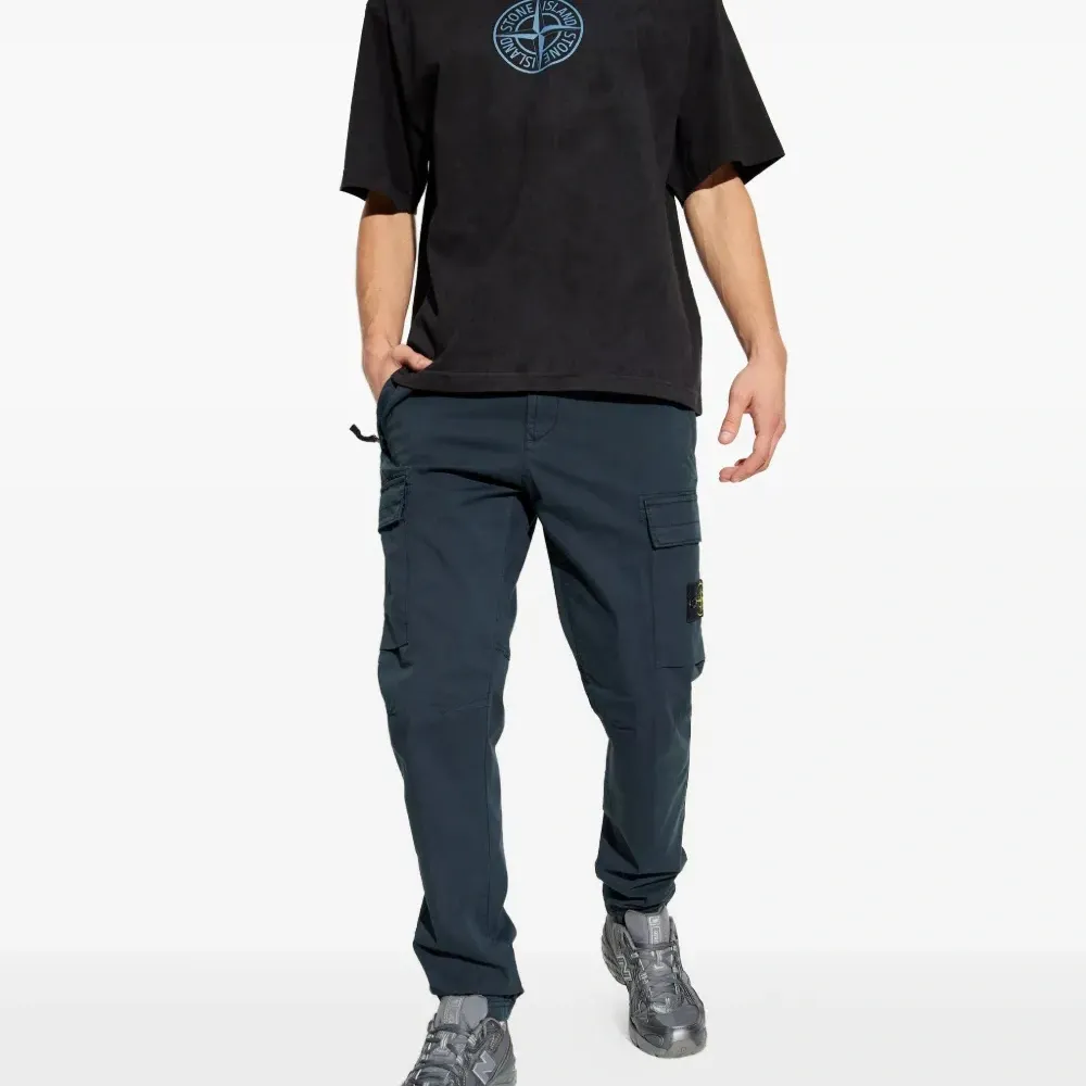 Футболка с логотипом