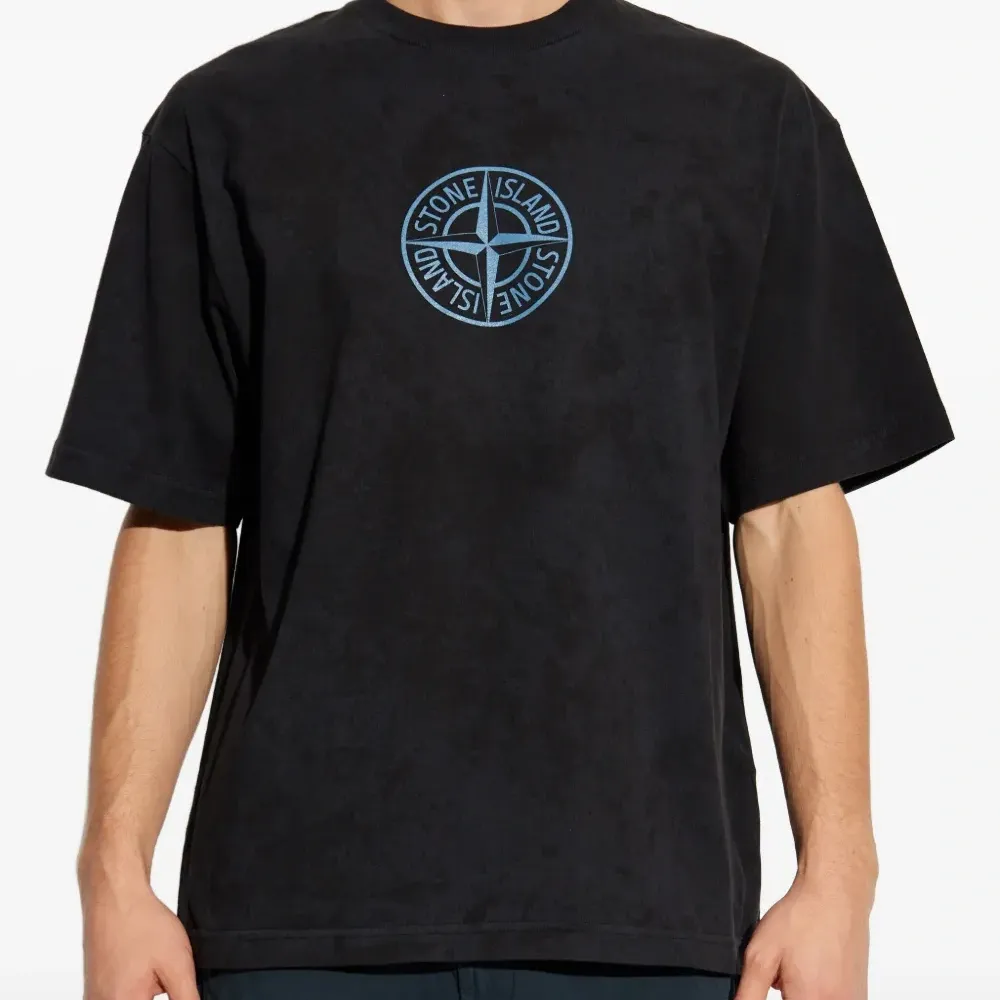 Футболка с логотипом