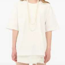 Футболка с вырезом на спине