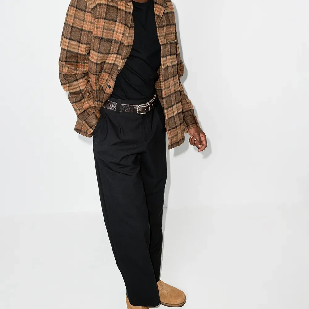 Футболка с вышитым логотипом