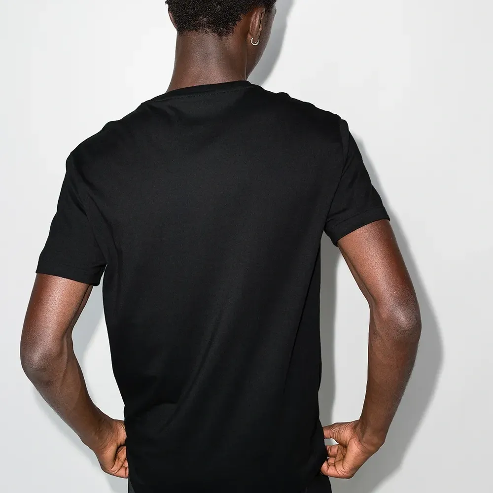 Футболка с вышитым логотипом