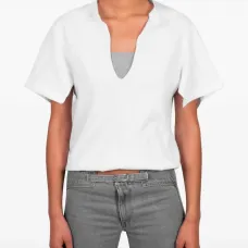 Футболка с V-образным вырезом Alina Футболка с V-образным вырезом Alina