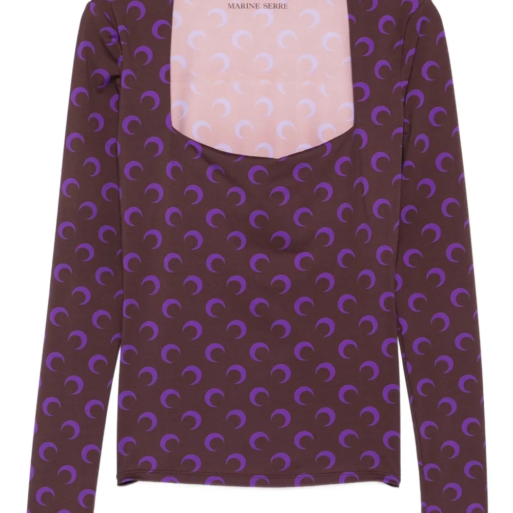 Топ с квадратным вырезом и принтом "луна" Топ с квадратным вырезом и принтом "луна"