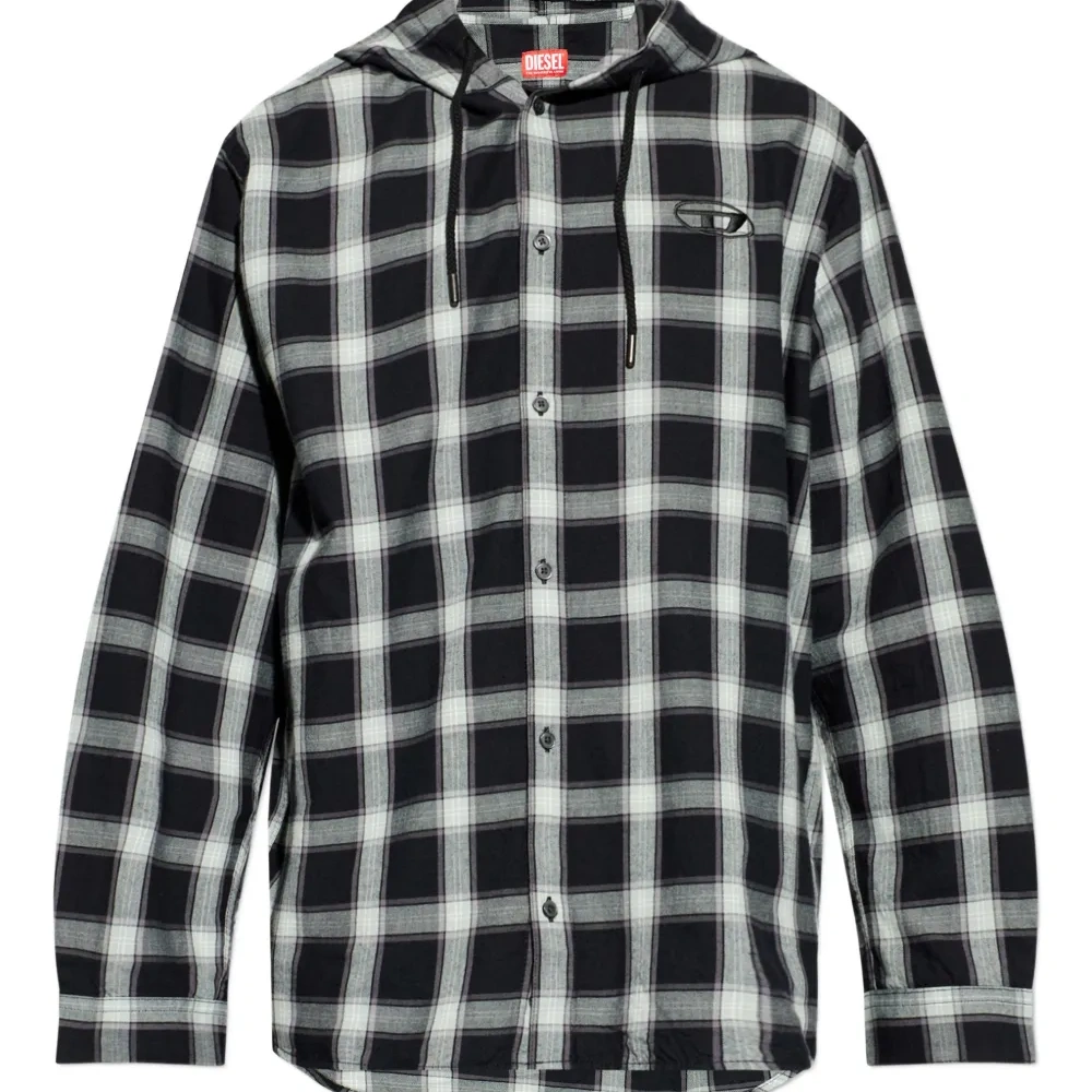 Клетчатая рубашка с капюшоном