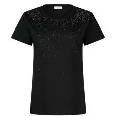 Футболка с украшениями