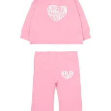 Спортивный костюм с сердечным мотивом Спортивный костюм с сердечным мотивом