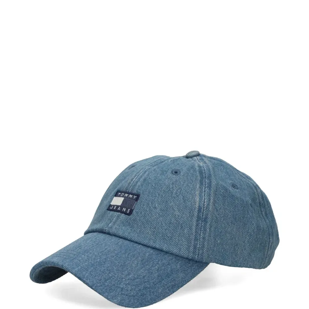 Бейсболка с нашивкой-логотипом и эффектом стирки