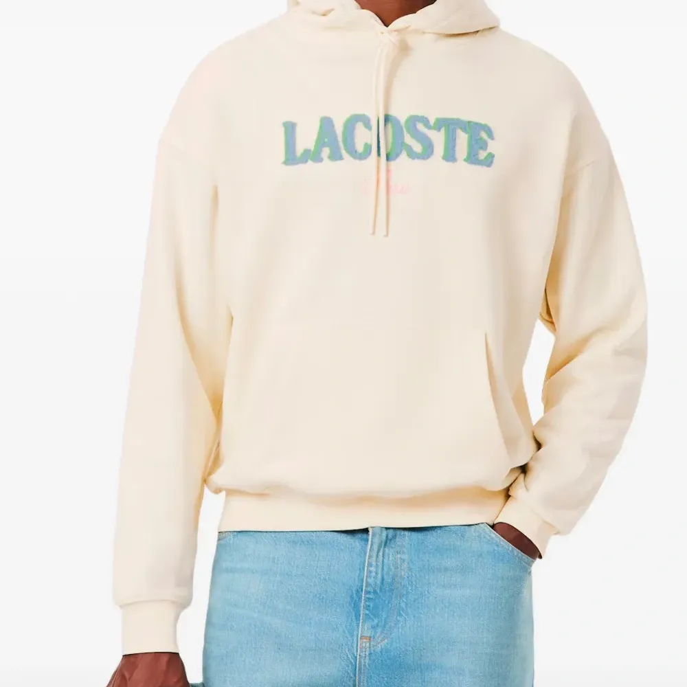 Толстовка с капюшоном и логотипом