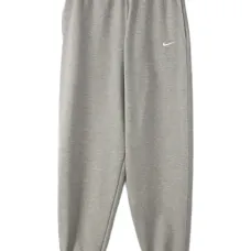 Треники с вышитым логотипом