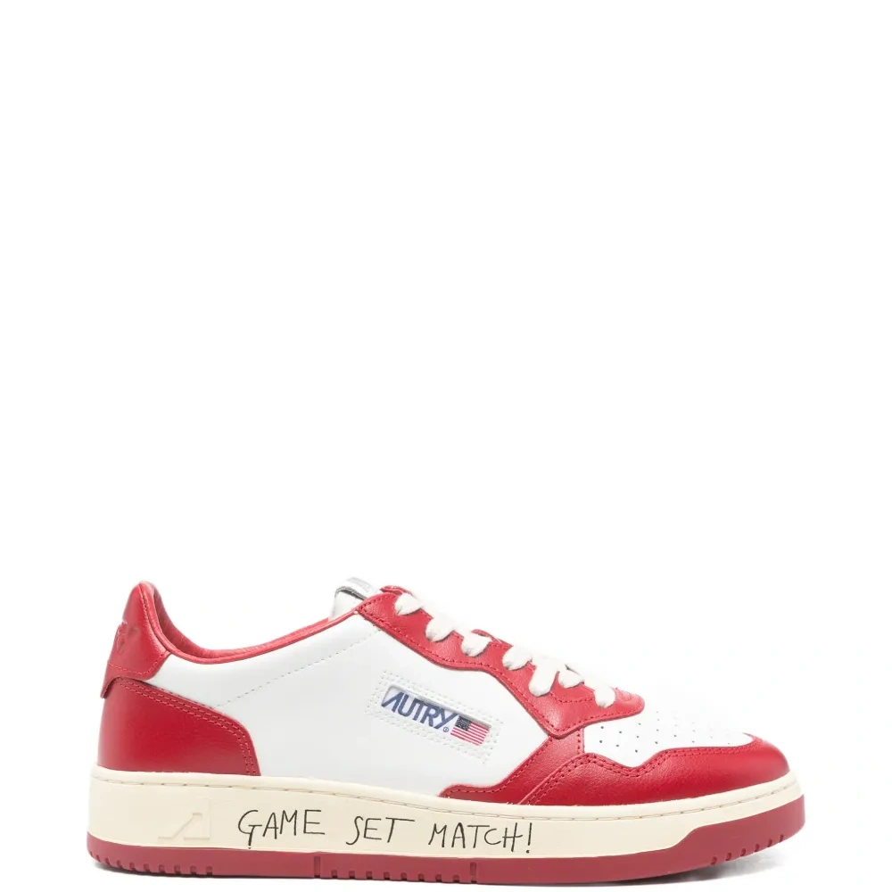 Перфорированные кроссовки