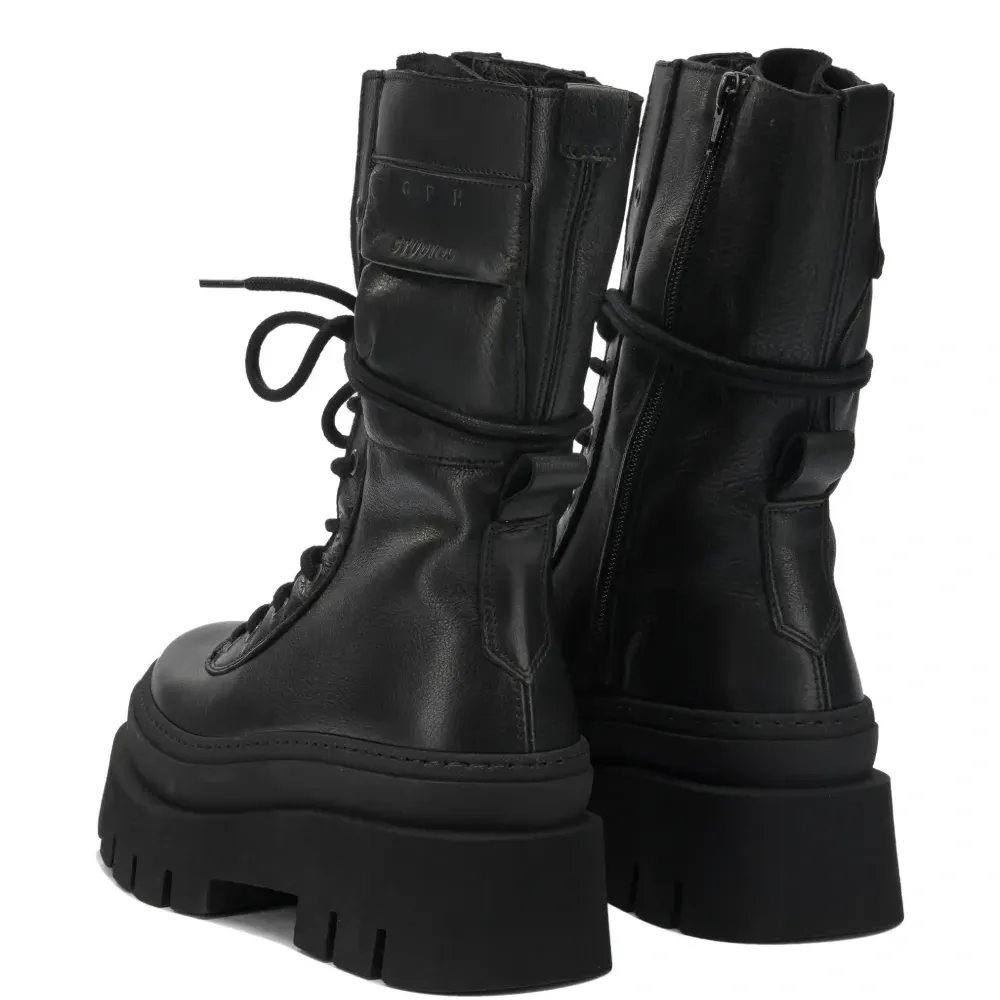 Кожаные ботинки