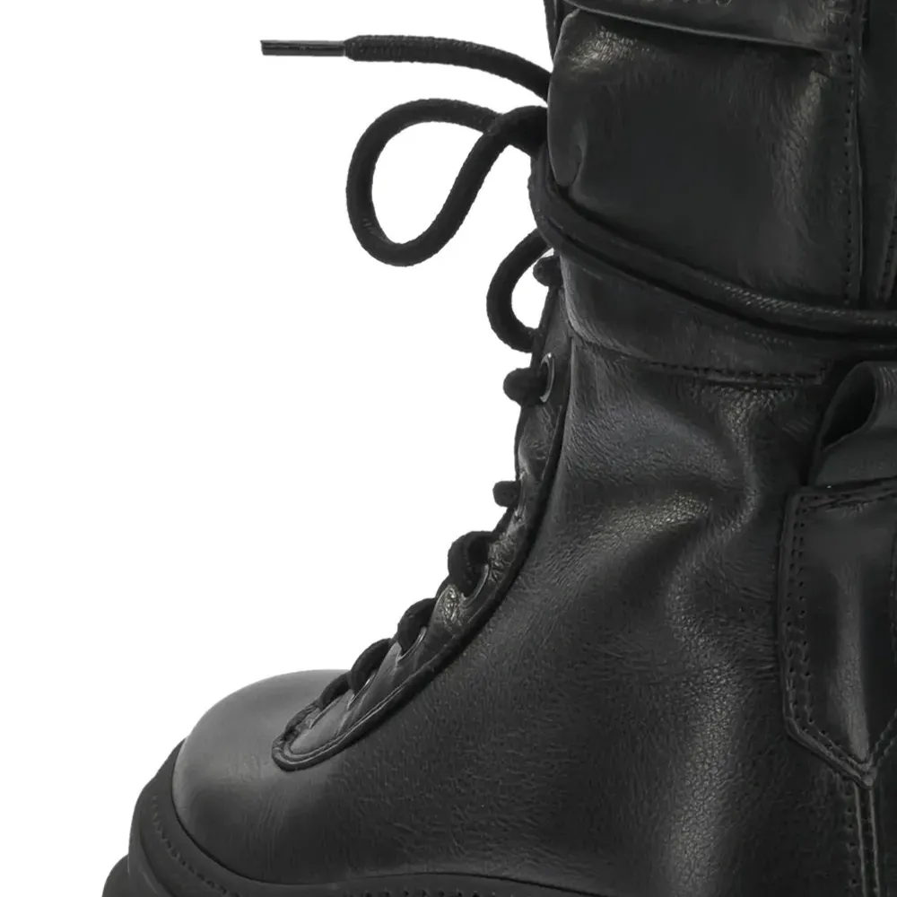 Кожаные ботинки